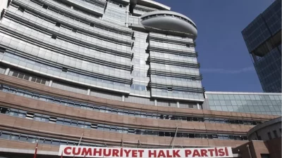 CHP kurultayına açılan iki dava mahkemeden ret yedi! CHP’de Özgür Özel’in genel başkanlığa seçildiği 38’inci olağan kurultayla ilgili