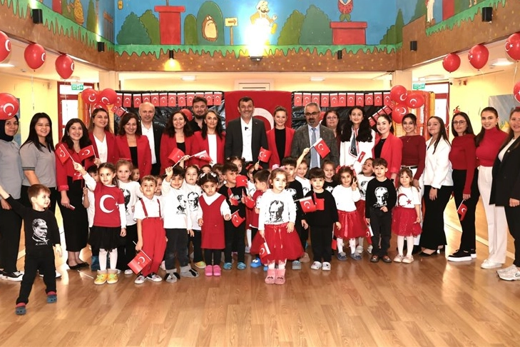 Denizli Büyükşehir’in Güneşli Günler’inde Cumhuriyet sevinci Denizli Büyükşehir Belediyesi Güneşli Günler Çocuk Gelişim Merkezleri’nde eğitim gören