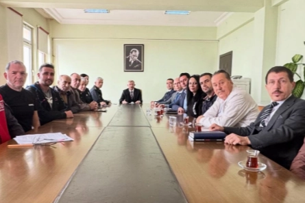 Edirne Keşan’da ‘Spor Güvenlik Kurulu’ toplandı Edirne’nin Keşan ilçesinde spor faaliyetlerinin güvenli ve huzurlu bir ortamda