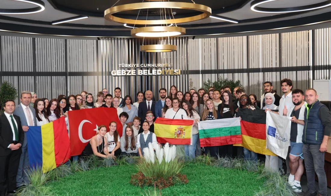 Erasmus öğrencileriyle Gebze’de buluştu Gebze Belediye Başkanı Zinnur Büyükgöz, Erasmus değişim programı kapsamında dünyanın