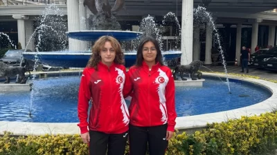 Eskişehir Büyükşehir Spor Kulübü sporcuları Irmak Çetinkaya ve İdil Bengisu