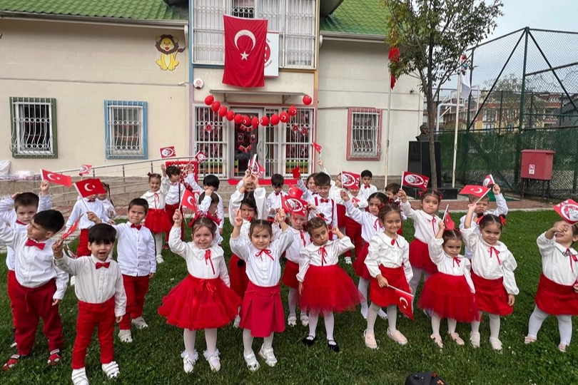 İstanbul Maltepe’de cumhuriyet coşkusu erken başladı İstanbul Maltepe’de Cumhuriyet’in 102’nci yıldönümü erkenden başlayan kutlamalara sahne oldu.