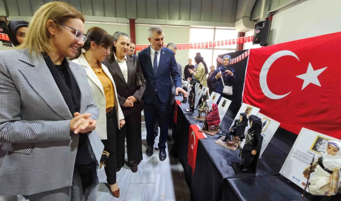 Kahraman Türk Kadınları Gölcük’te buluştu Gölcük Belediyesi ve Gölcük Kent Konseyi işbirliğinde düzenlenen “Kahraman Türk