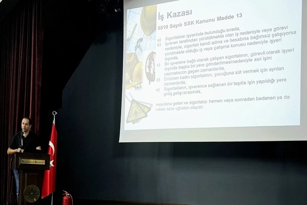Karabağlar Belediyesi’nden örnek eğitim Karabağlar Belediyesi, çalışanlarının iş güvenliği bilincini artırmak ve olası iş