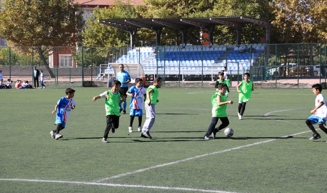 Konya Karatay’da ilkokullar arası futbol heyecanı Konya’da Karatay Belediyesi tarafından düzenlenen ve artık geleneksel hale gelen