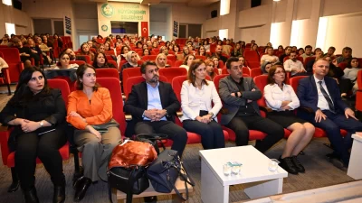 MABEM öğretmenleri yenilikçi eğitimle geleceğe hazırlanıyor Eğitimde gösterdiği başarılarla dikkat çeken Manisa Büyükşehir Belediyesi Eğitim Merkezleri