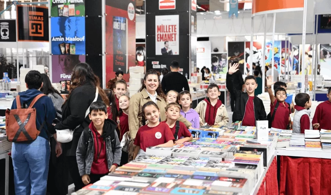 Öğrencilerden kitap fuarına tam not Balıkesir’de bu yıl ilk kez düzenlenen 1. Balıkesir Kitap Fuarı,