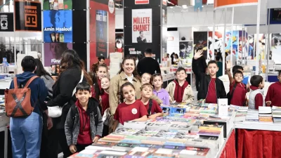 Öğrencilerden kitap fuarına tam not Balıkesir’de bu yıl ilk kez düzenlenen 1. Balıkesir Kitap Fuarı,