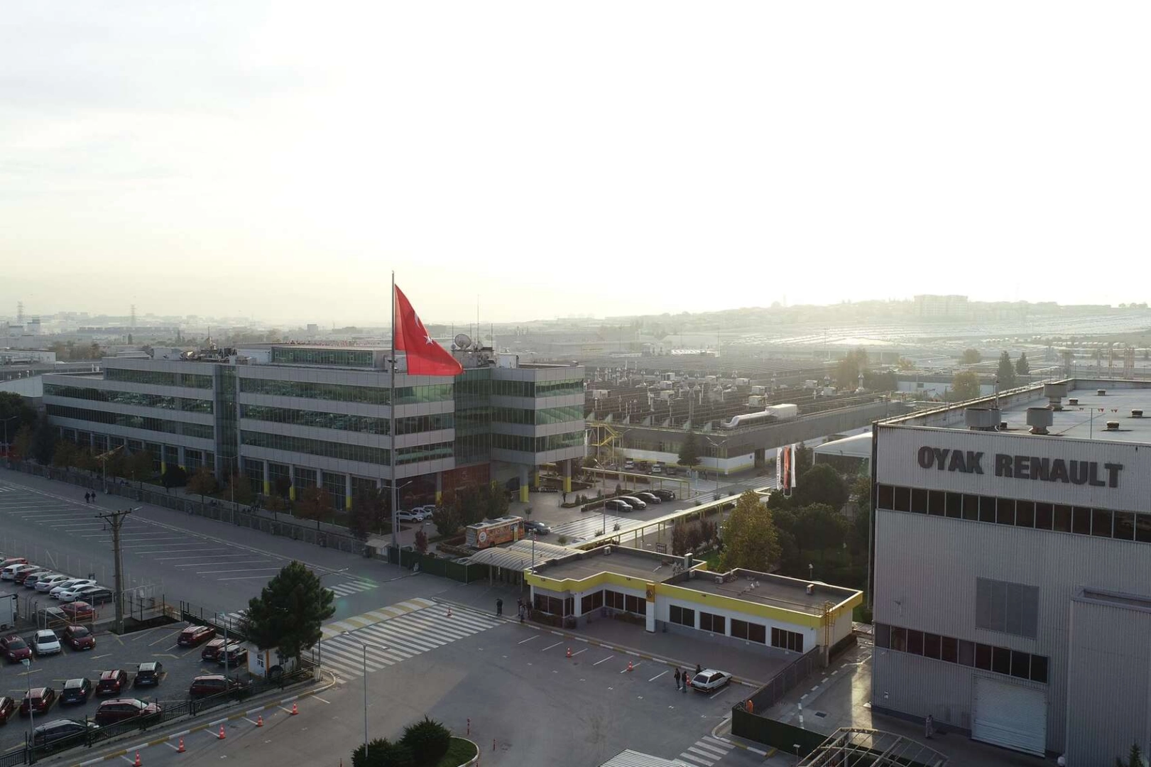 Renault Group, 2025 yılının üçüncü çeyreğinde elektrifikasyon odaklı ürün stratejisi,