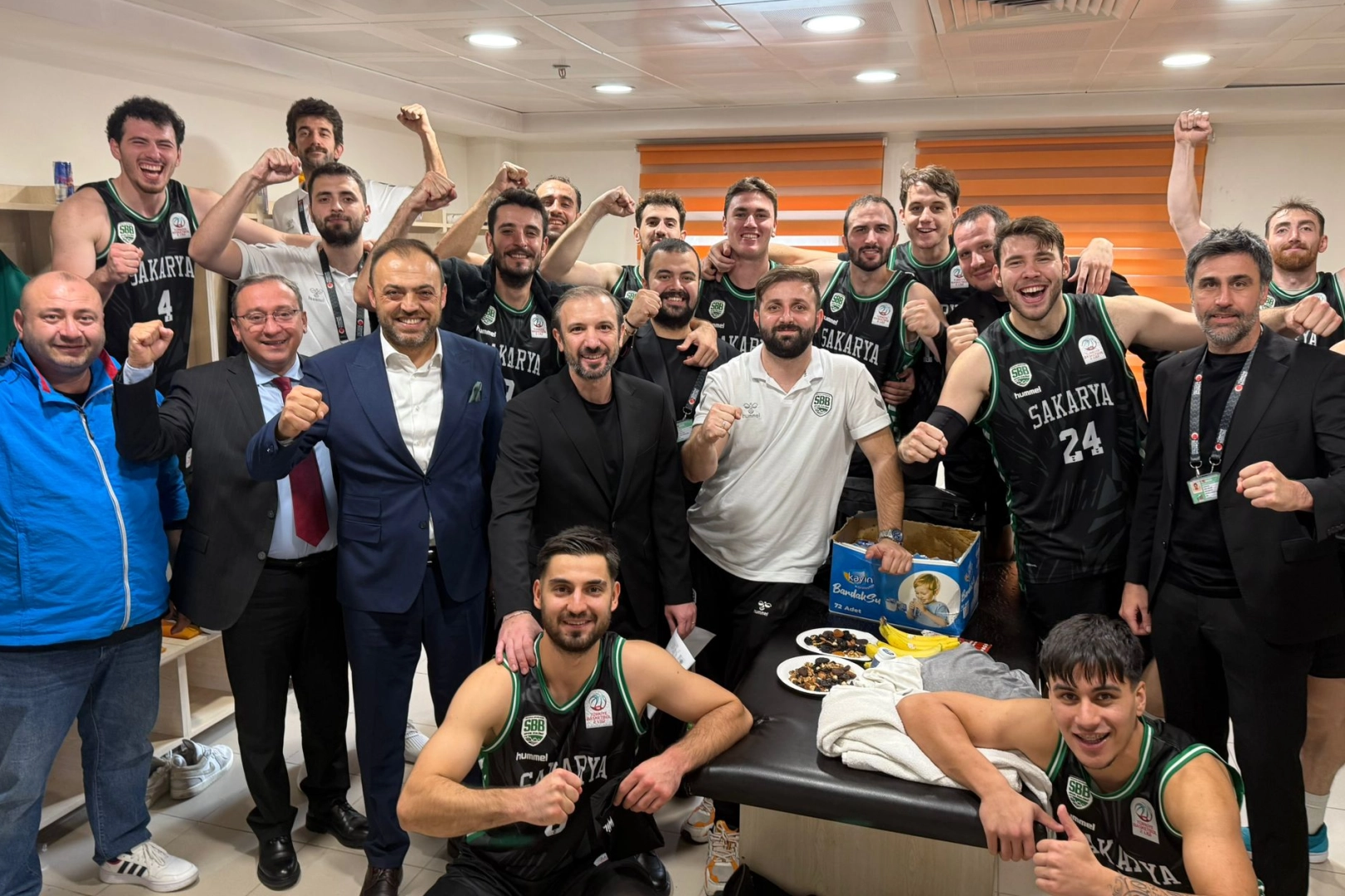 Türkiye Erkekler Basketbol 2. Ligi’nin ikinci hafta mücadelesinde deplasmanda ABB