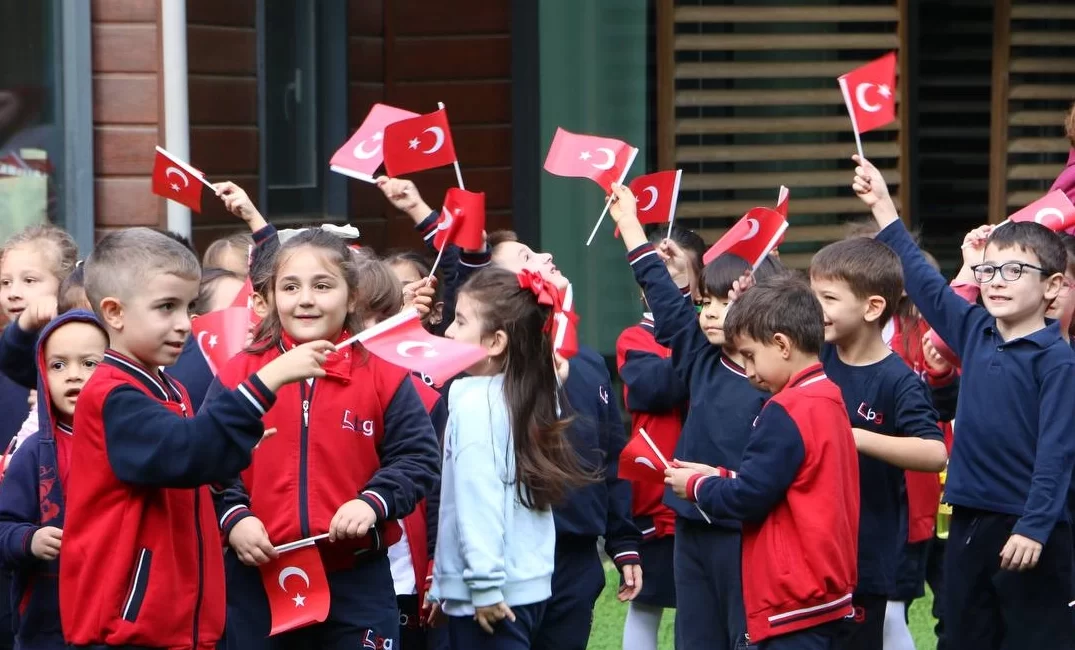 Sakarya SGM’de Cumhuriyet ruhu yaşatıldı Sakarya Büyükşehir Belediyesi Sosyal Gelişim Merkezi (SGM), 29 Ekim Cumhuriyet