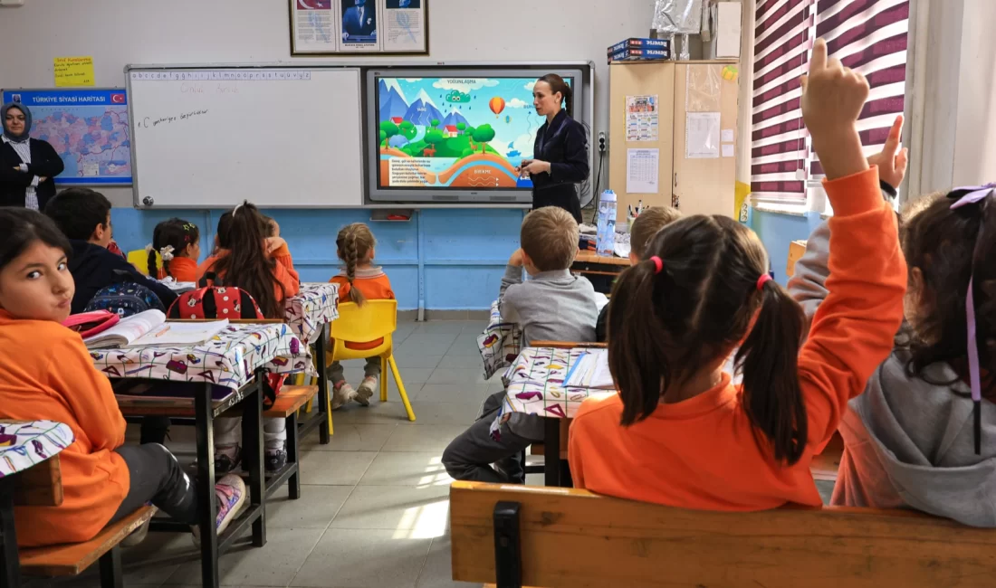 Sakarya suda tasarruf bilincini her geçen gün artıyor SASKİ, suyun geleceğini koruyacak bilinçli nesiller yetiştirmeye devam ediyor. Kemaliye