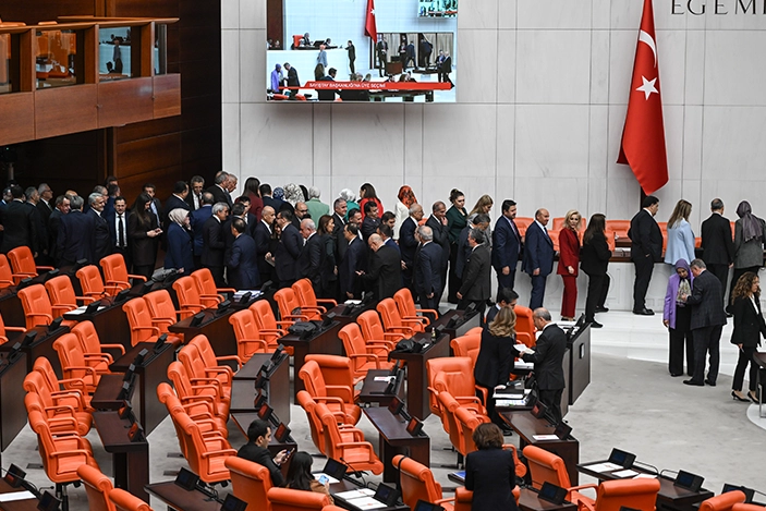 TBMM Genel Kurulunda, Eşref Edip Çiçekli, Necati Küçükaydın, Coşkun Çekiciler,