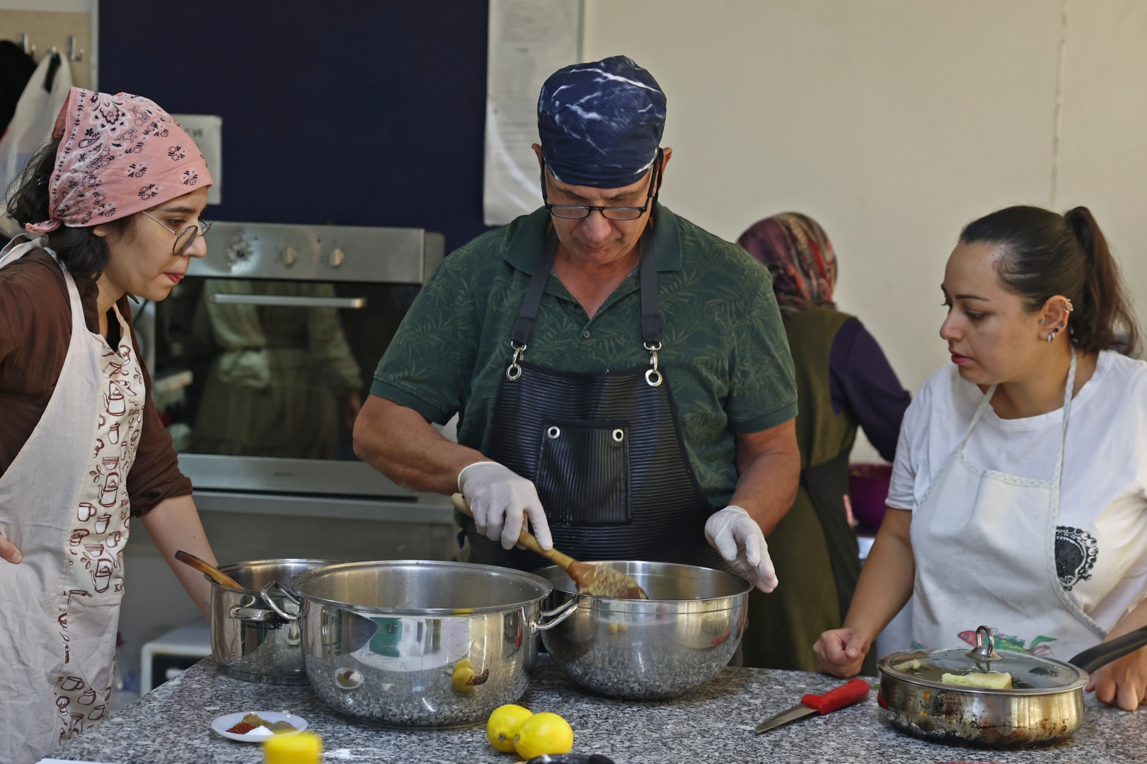 Antalya Büyükşehir Belediyesi Atatürk Sanat Eğitim Merkezi (ATASEM) tarafından ilk