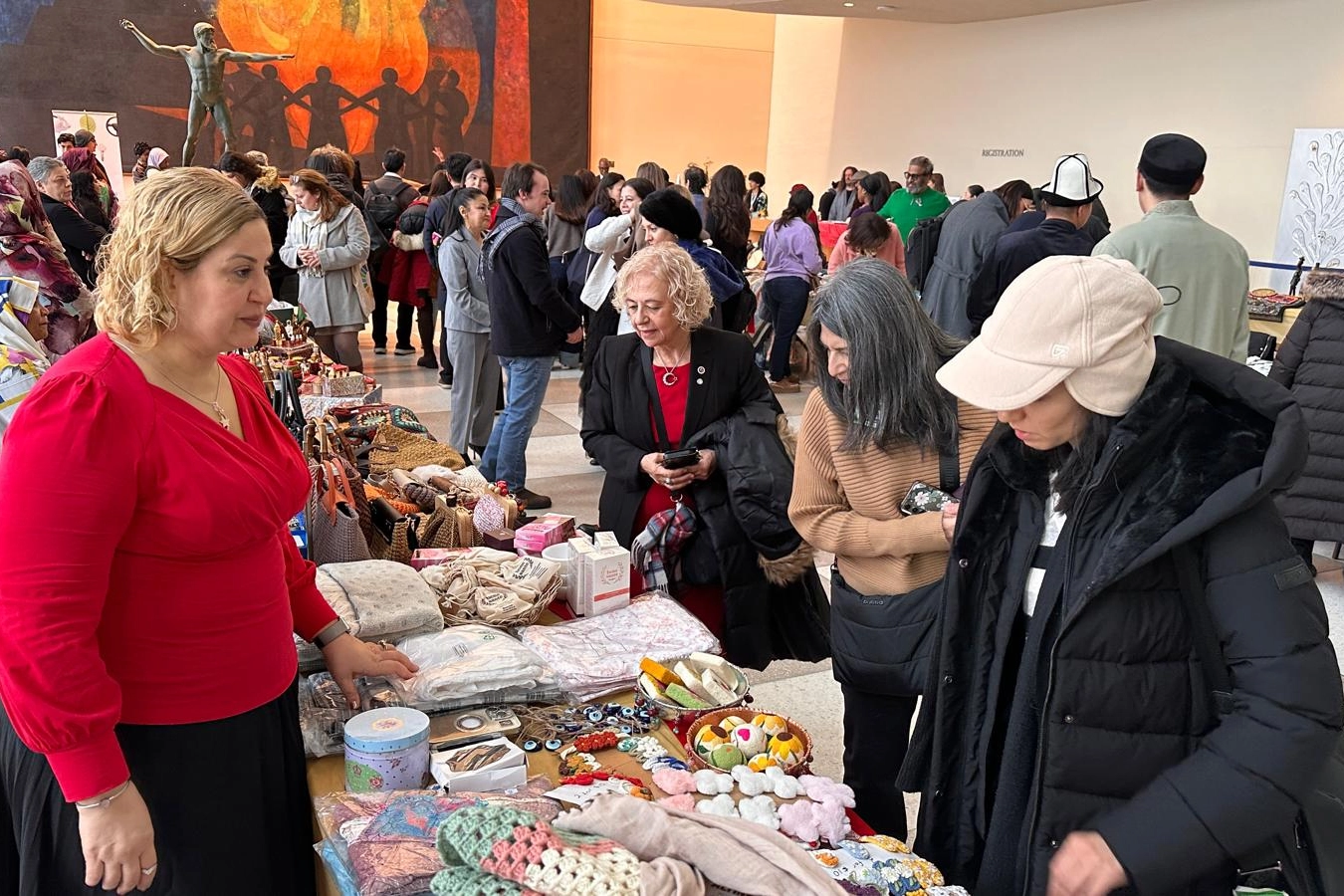 Birleşmiş Milletler’de düzenlenen UN Women’s Guild yılbaşı kermesinde Türkiye standı,