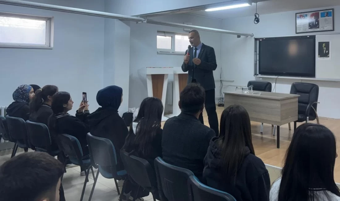 Gazeteci-yazar Metin Özmen, Şırnak Cizre’de öğrencilere “Başarıda Arkadaş Seçimi” konulu