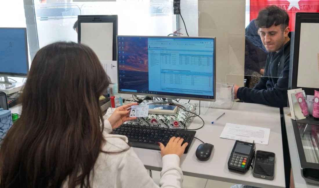 İzmir Büyükşehir Belediyesi, toplu ulaşımda Genç İzmirim Kart dönemini başlattı.