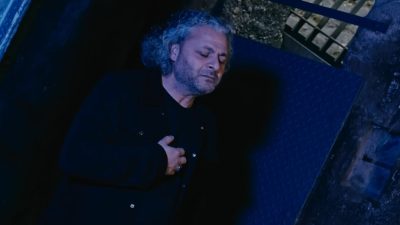 &nbsp; &nbsp; Müzik dünyasında adından hızla söz ettirmeye başlayan Çetin