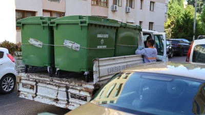 Karabağlar Belediyesi, ilçede temizlik hizmetlerini güçlendirmek amacıyla çöp konteynerlerini yenileme