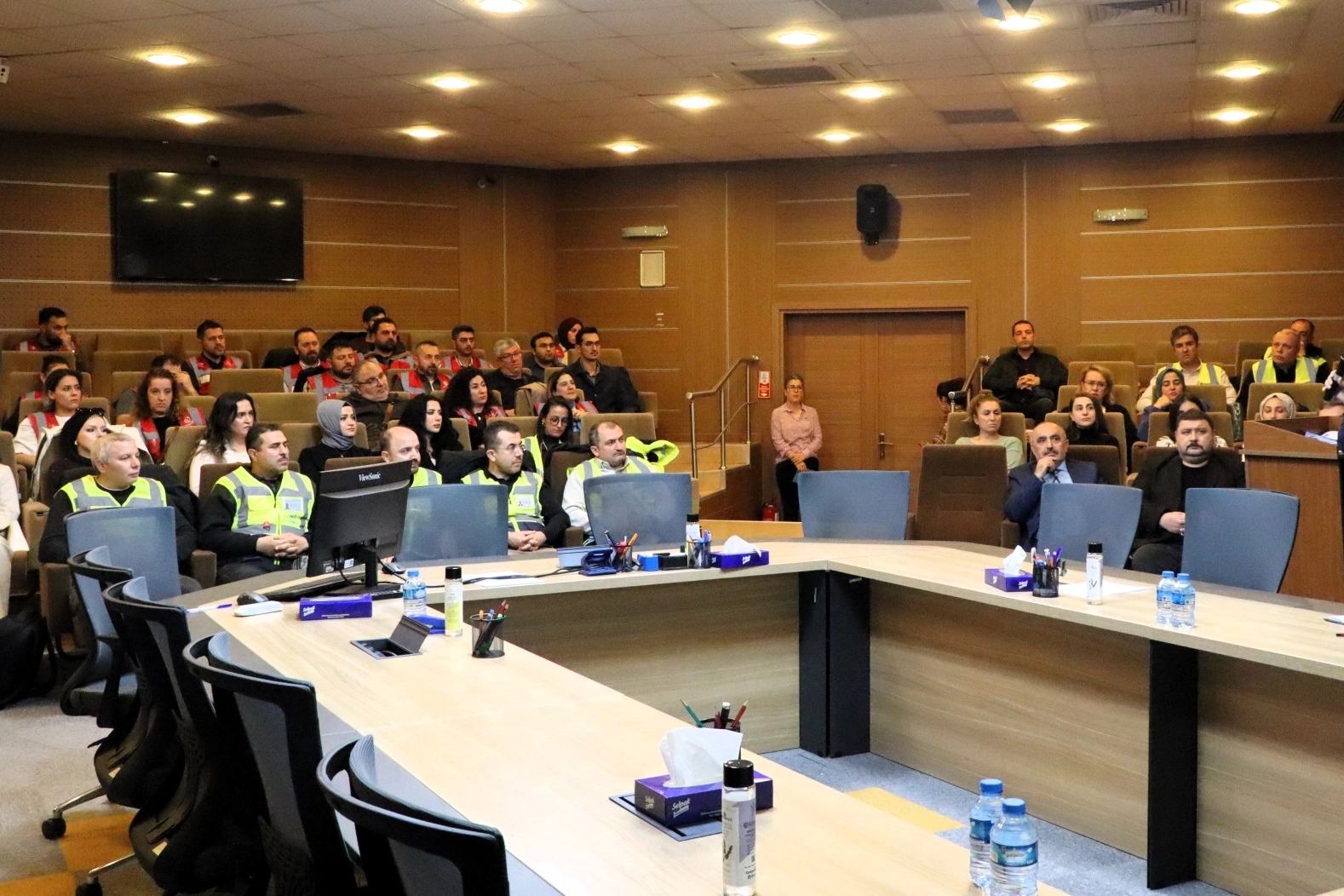 Kocaeli Büyükşehir Belediyesi, bünyesindeki bütün birimlerde İş Sağlığı ve Güvenliği