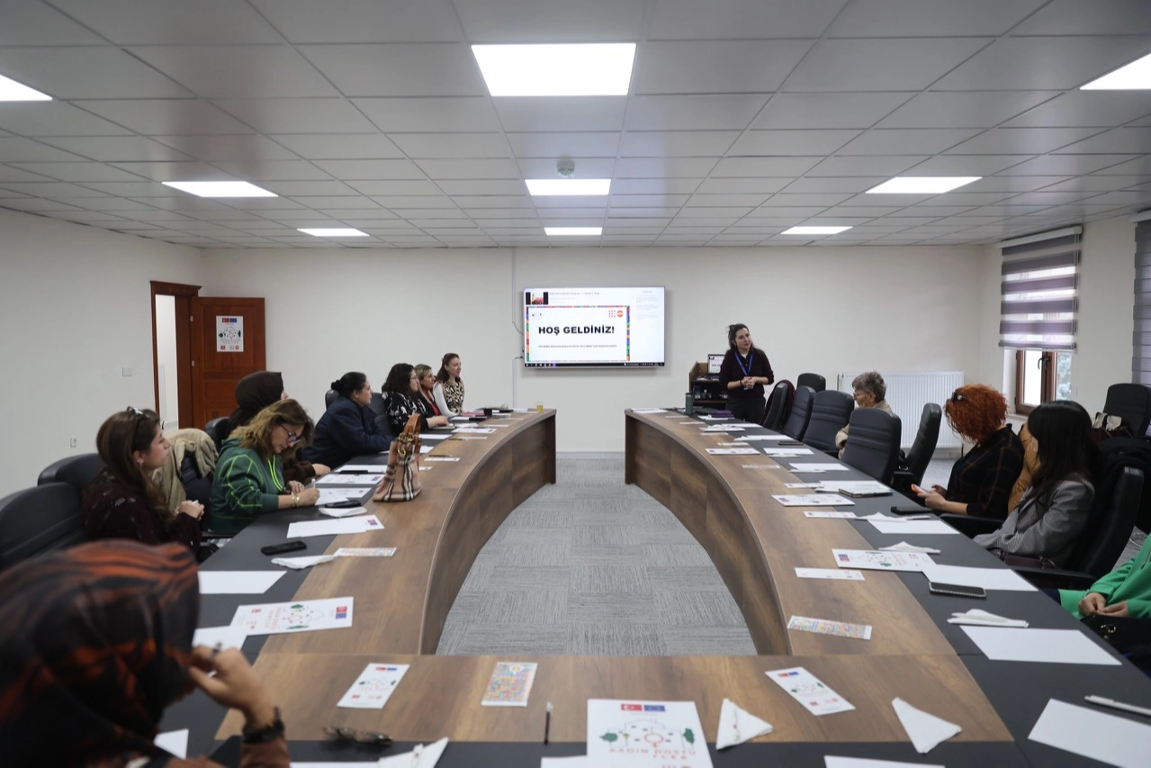 Nevşehir Belediyesi müdürlüklerinden görevlendirilen personellere yönelik Kadın Dostu Kentler(KDK) programı