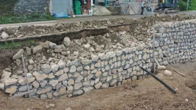 Ordu Büyükşehir Belediyesi Altınordu ilçesi Yukarıtepe Mahallesi’nde taş duvar çalışması