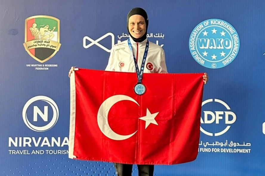 Sakarya Büyükşehir Belediyesi Spor Kulübü Kick Boks sporcusu Ayşe Kaplan,