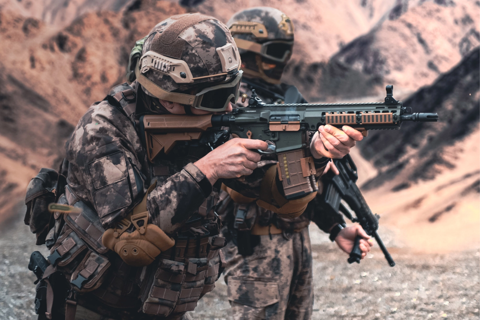 SARSILMAZ, uzun yıllara dayanan dostluk ve iş birlikleriyle şekillenen dış