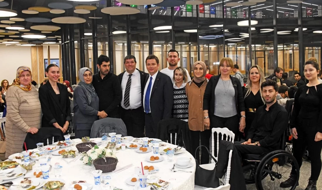 Bursa’da Osmangazi Belediye Başkanı Erkan Aydın, 3 Aralık Dünya Engelliler