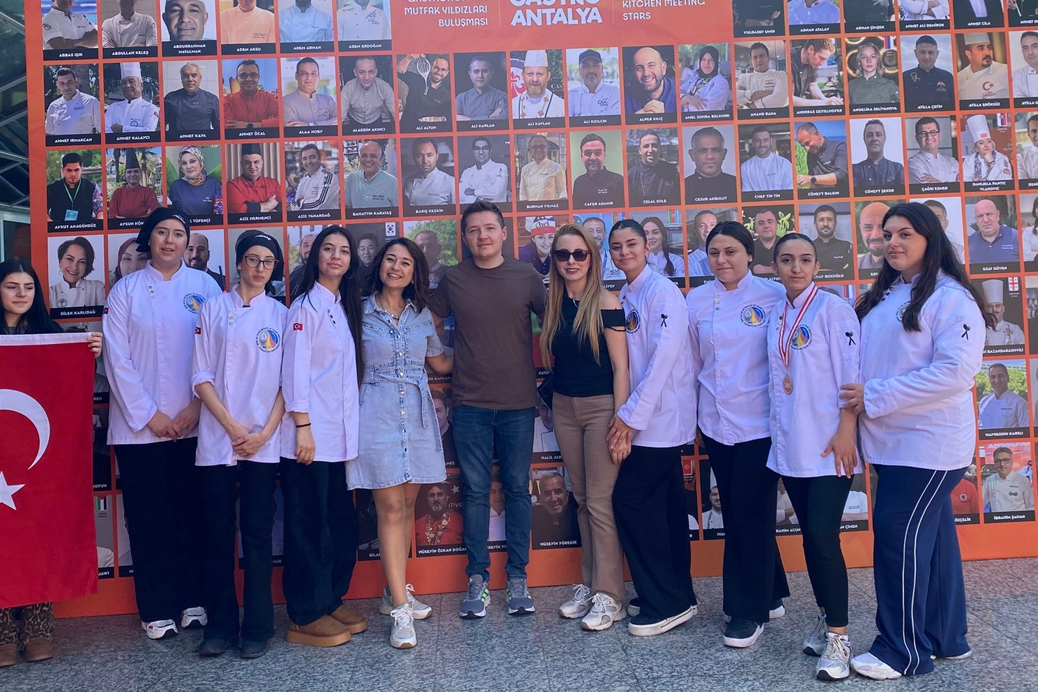 Antalya’da düzenlenen “GASTROANTALYA Uluslararası Gastronomi ve Mutfak Yıldızları Buluşması”nda İzmir’den