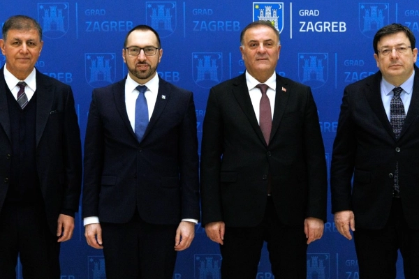 Çanakkale Belediye Başkanı Muharrem Erkek, Yürütme Kurulu Üyesi olduğu B40