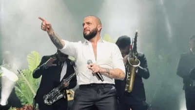 “Evdeyiz Dede” projesiyle Türkiye turnesine başlayan Berkay, Maslak UNIQ İstanbul’daki