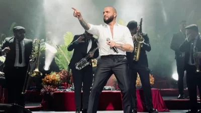 Pop müziğin en sevilen isimlerinden Berkay, “Evdeyiz Dede” Türkiye turnesinin