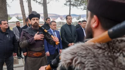 Bozdağ Film Yönetim Kurulu Başkanı Mehmet Bozdağ, Bilecik Valisi Faik