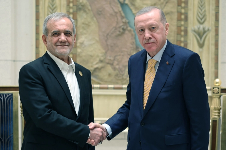 Cumhurbaşkanı Recep Tayyip Erdoğan, İran Cumhurbaşkanı Mesud Pezeşkiyan ile gerçekleştirdiği