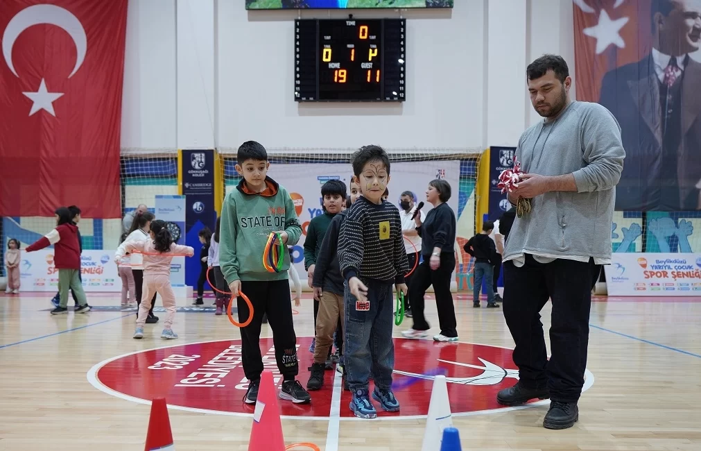 İstanbul Beylikdüzü Belediyesi tarafından düzenlenen “Yarıyıl Çocuk Spor Şenliği”, yarıyıl