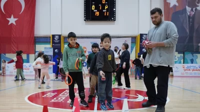 İstanbul Beylikdüzü Belediyesi tarafından düzenlenen “Yarıyıl Çocuk Spor Şenliği”, yarıyıl