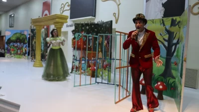 İzmit Belediyesi, sömestr tatilinde çocuklar için tiyatro gösterimi, atölyeler ve