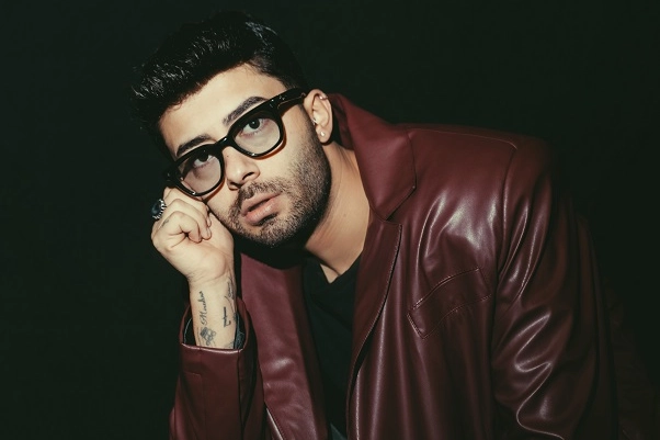 Arka arkaya yayınladığı hit şarkılarla müzik dünyasının en popüler isimlerinden