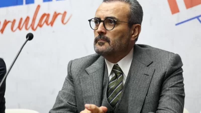 “Sakarya’nın gençleri Türkiye’nin yarınları” adlı programda gençlerle bir araya gelen