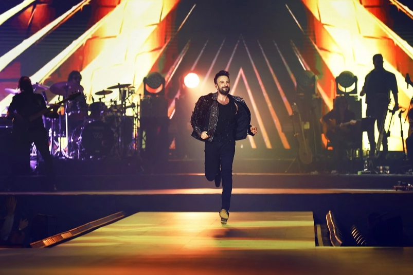 Beklenen büyük buluşma gerçekleşti! Megastar Tarkan, biletleri satışa çıkar çıkmaz