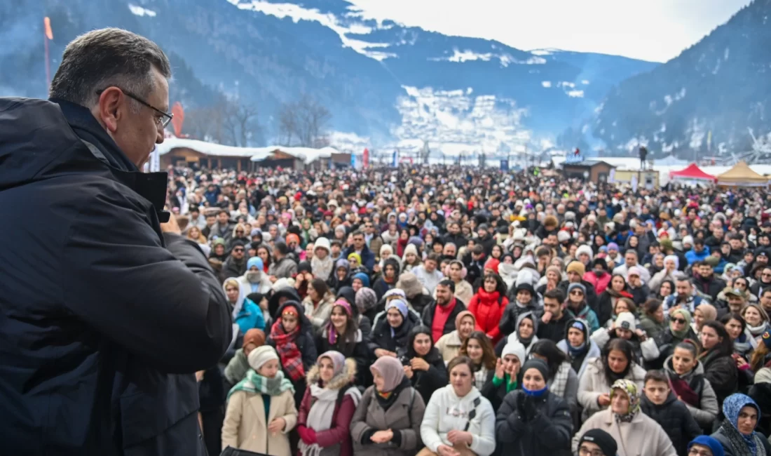 Trabzon Büyükşehir Belediye Başkanı Ahmet Metin Genç, on binlerce kişinin