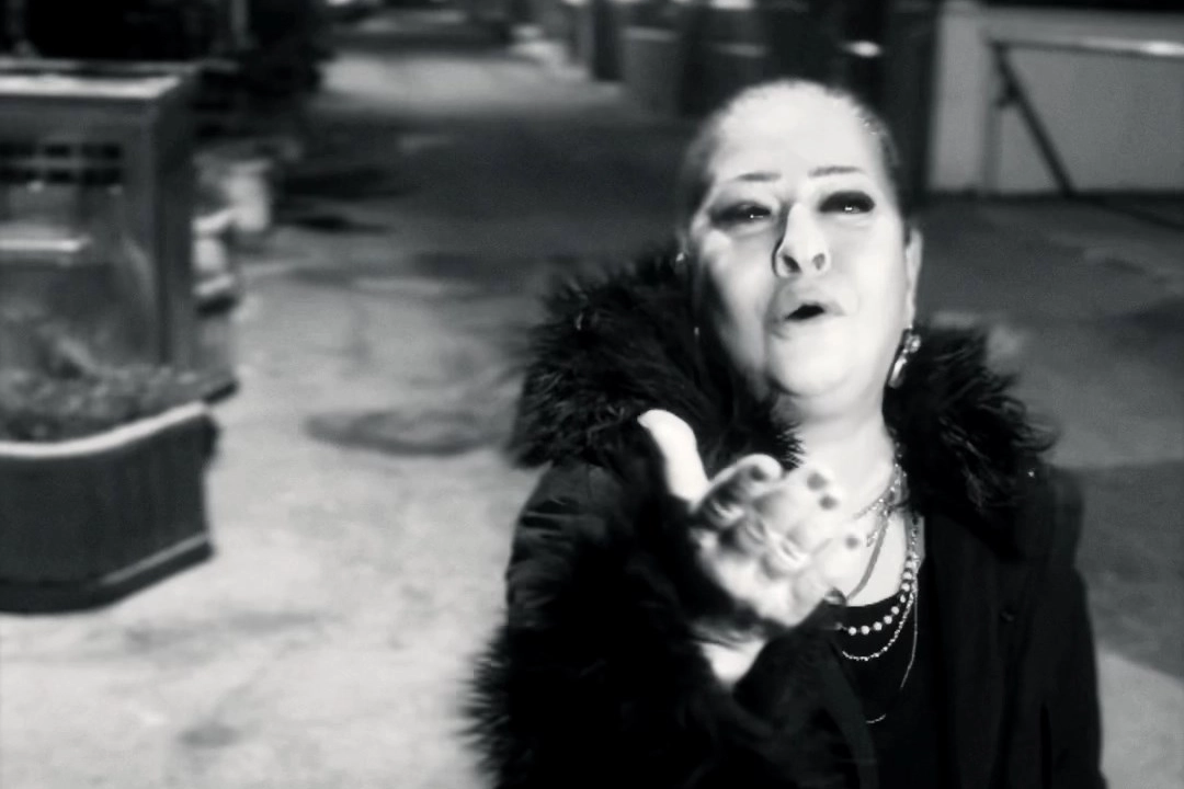 Türk pop müziğinin efsane ismi Yeliz, Bağdat Caddesi’nde evine yürürken