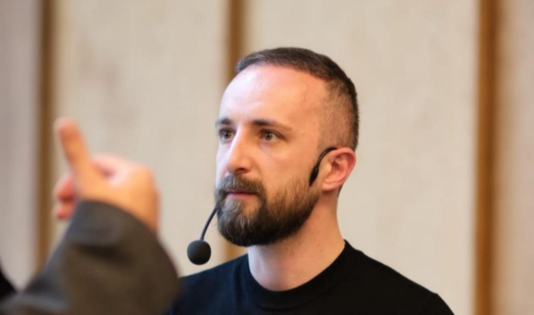 Dijital pazarlama ve girişimcilik dünyasında son yıllarda yeni isimler öne